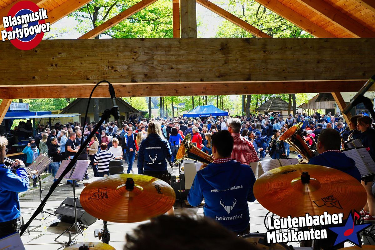 1. Mai mit den Leutenbacher Musikanten