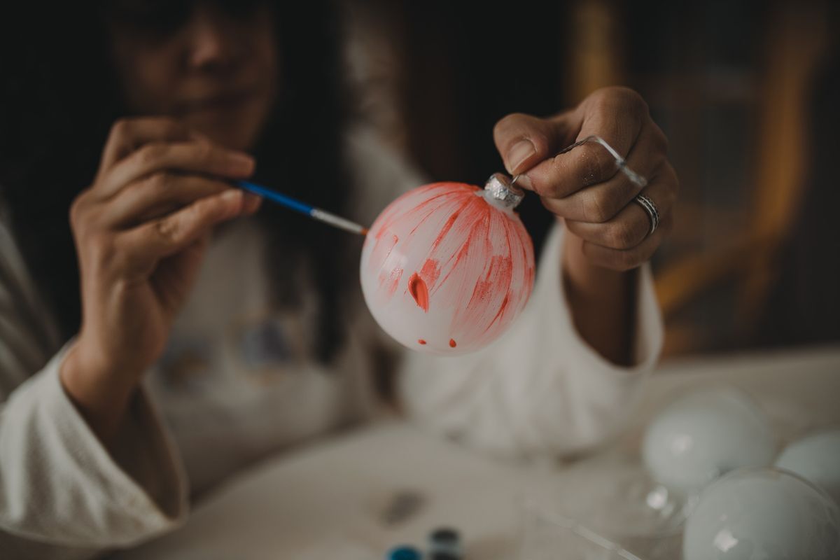 Hand-Painted Ukrainian Christmas Ornaments: A Petrykivka Art Workshop