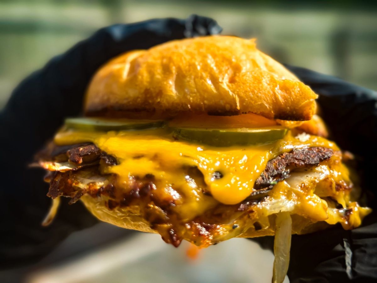 SMASHIN\u2019 in Clarksville (Vegan Burger Pop-Up)