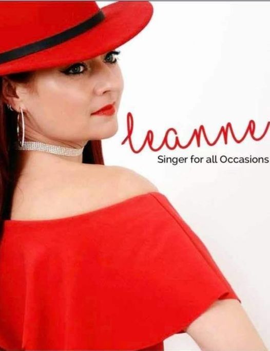 Leanne Hollington sings at Shwings restaurant
