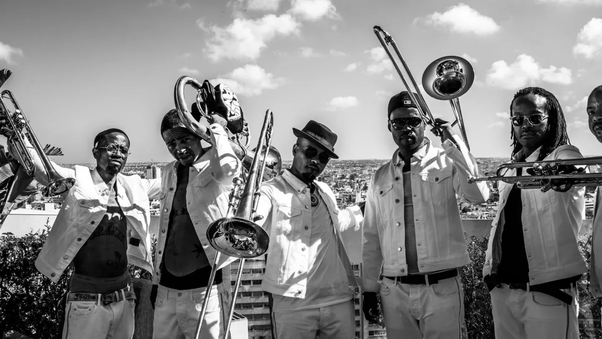 Hypnotic Brass Ensemble in PARIS