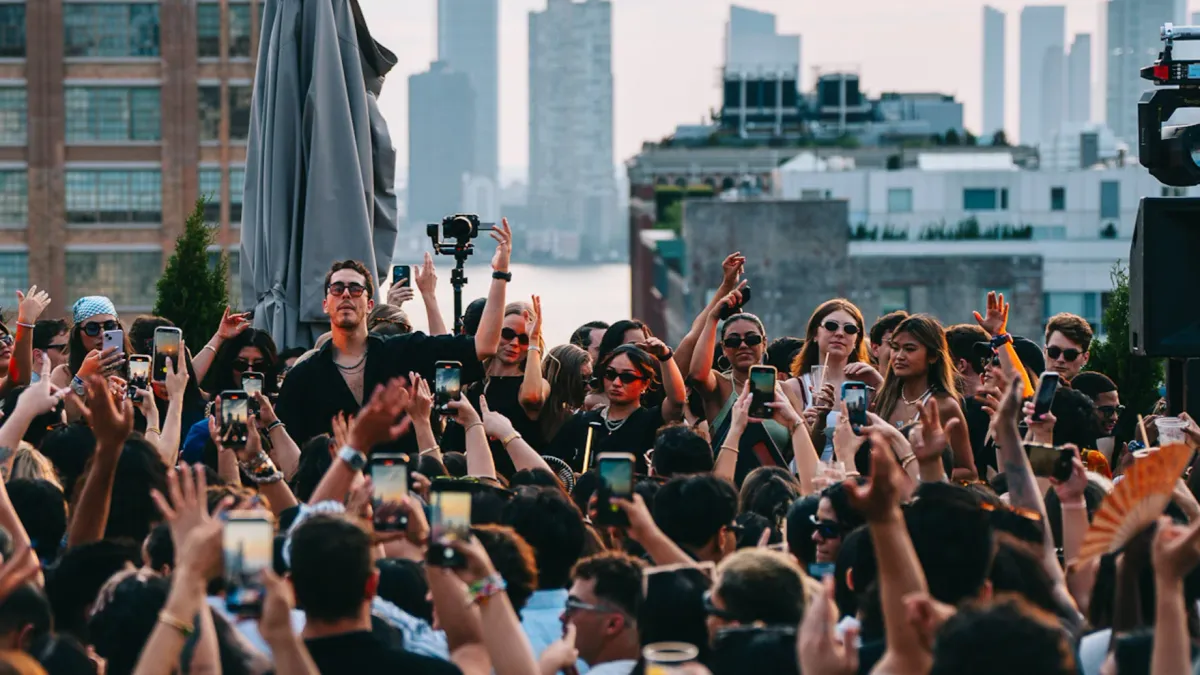 Sistek, Dombresky, Patrick Topping, Felix Da Housecat, AYYBO, Boys Noize, DREYA V, Green Velvet, Jackie Hollander in Fresno
