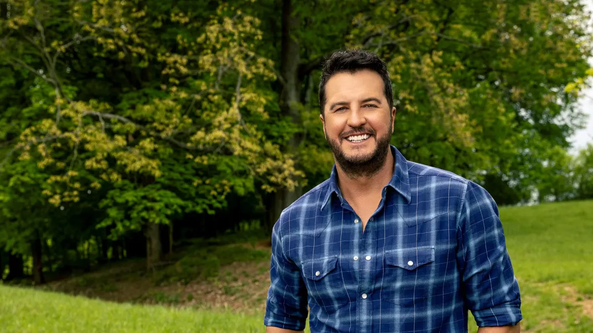 Luke Bryan, George Birge, Randall King, Owen Riegling, DJ R.O.C.K. in Darien Center
