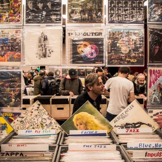 PARIS LOVES VINYL 15 - 100 000 vinyles - 70 vendeurs - 8 DJs Live