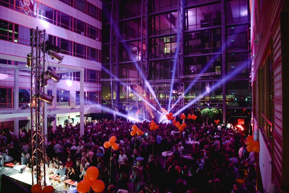 Out of Office - Glasklart