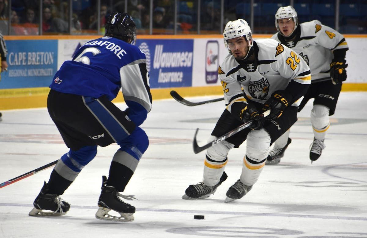 Parking Cape Breton Eagles at Rimouski Oc\u00e9anic