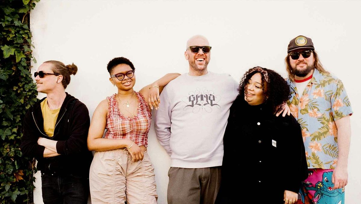 Girls of the Internet LIVE+ James Alexander Bright 