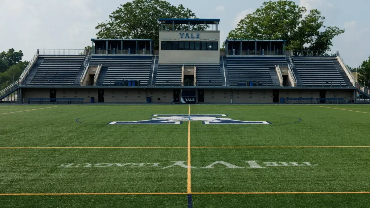 Parking Dartmouth Big Green at Yale Bulldogs Mens Hockey