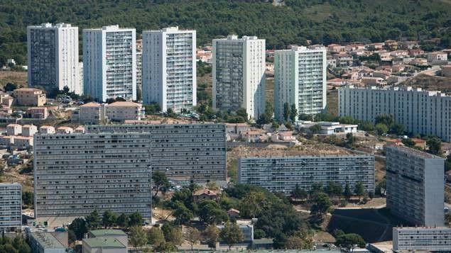 Marseille: nos quartiers pris en otage entre pauvret\u00e9 et extr\u00eame violence. 