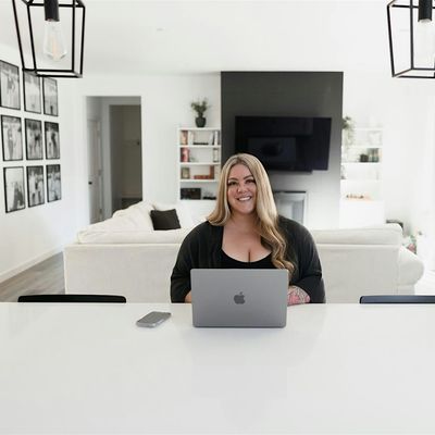 Julie Thomas Wagner, The Newborn Artist