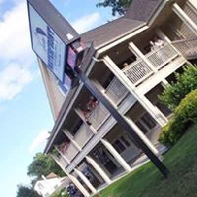 Curly's Waterfront Sports Bar & Grill