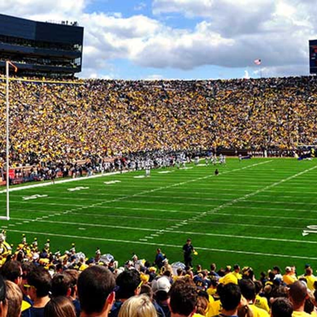 Central Michigan Chippewas at Michigan Wolverines Football at Michigan Stadium