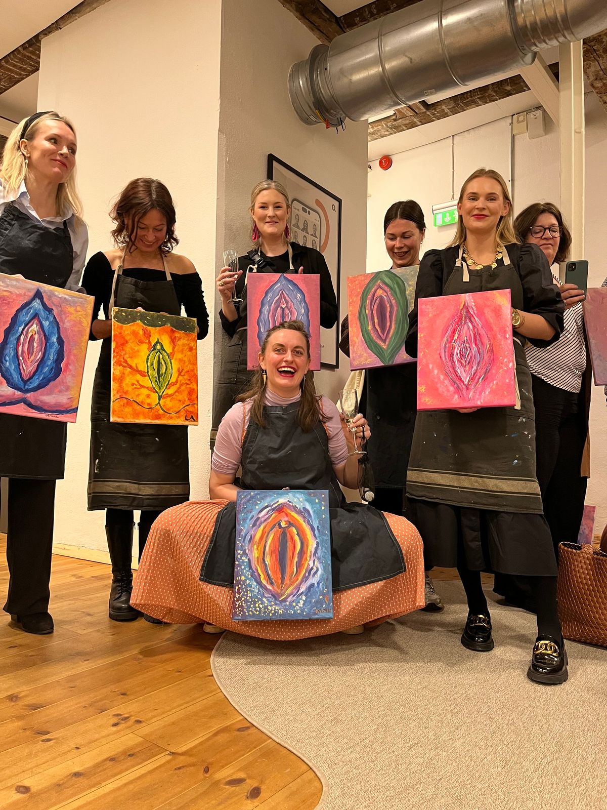 INTERNATIONAL WOMEN'S DAY: LET'S PAINT THE VULVA!