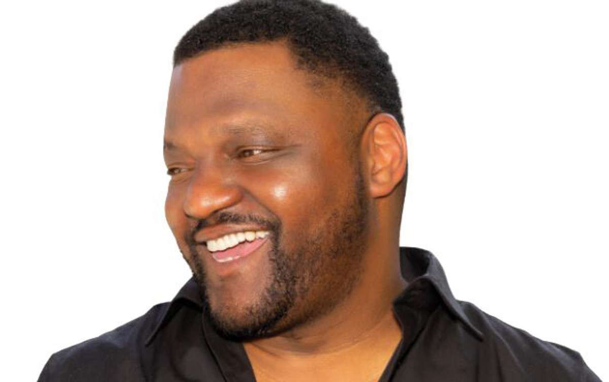 Aries Spears (21+)