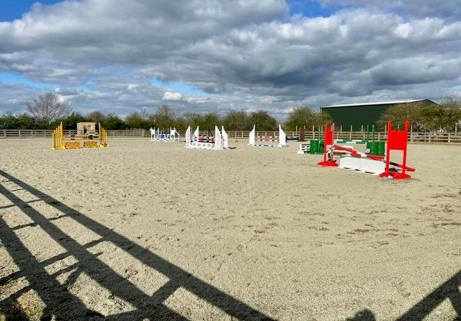 DAY CAMP AT FOXTHORPE EQUESTRIAN (flat & jumping) with Tracy Rivett 