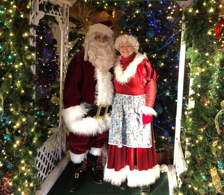 Visits with Santa & Mrs. Claus!