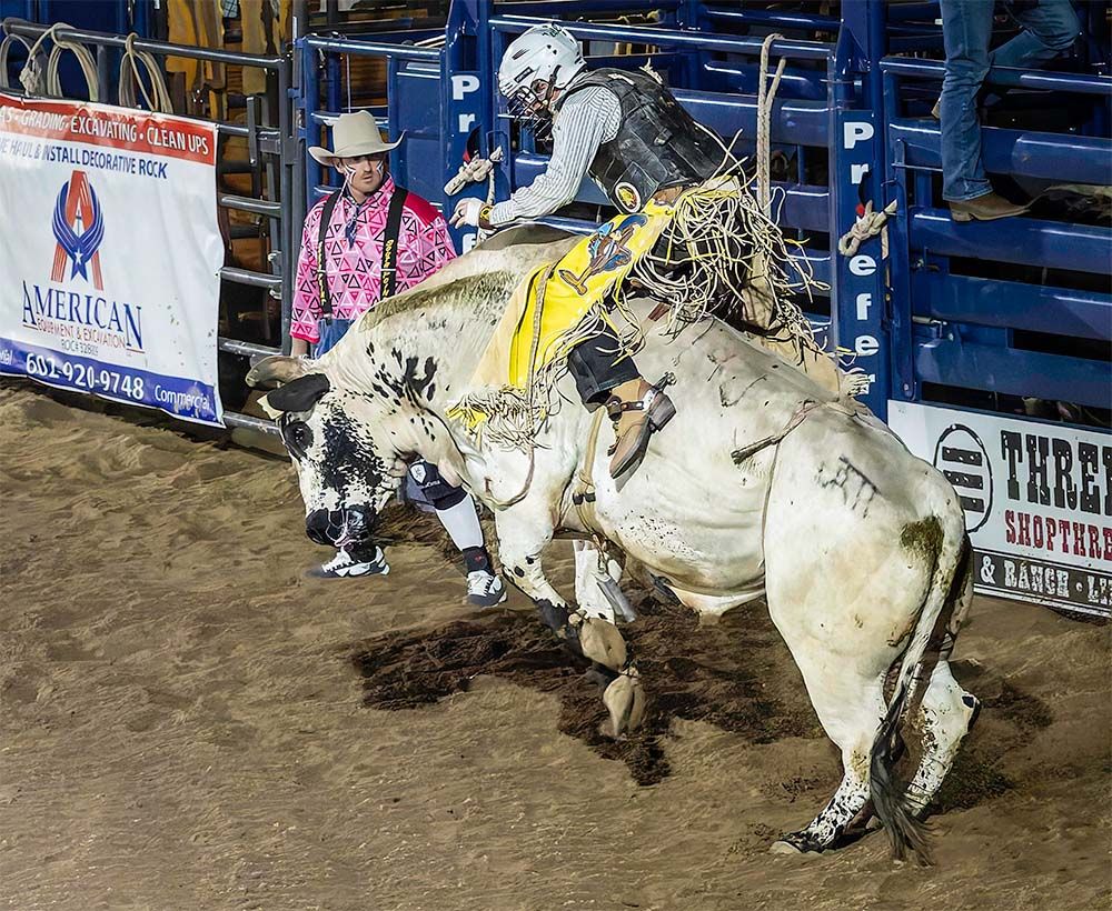 Cave Creek Rodeo: All Bulls  All Night!