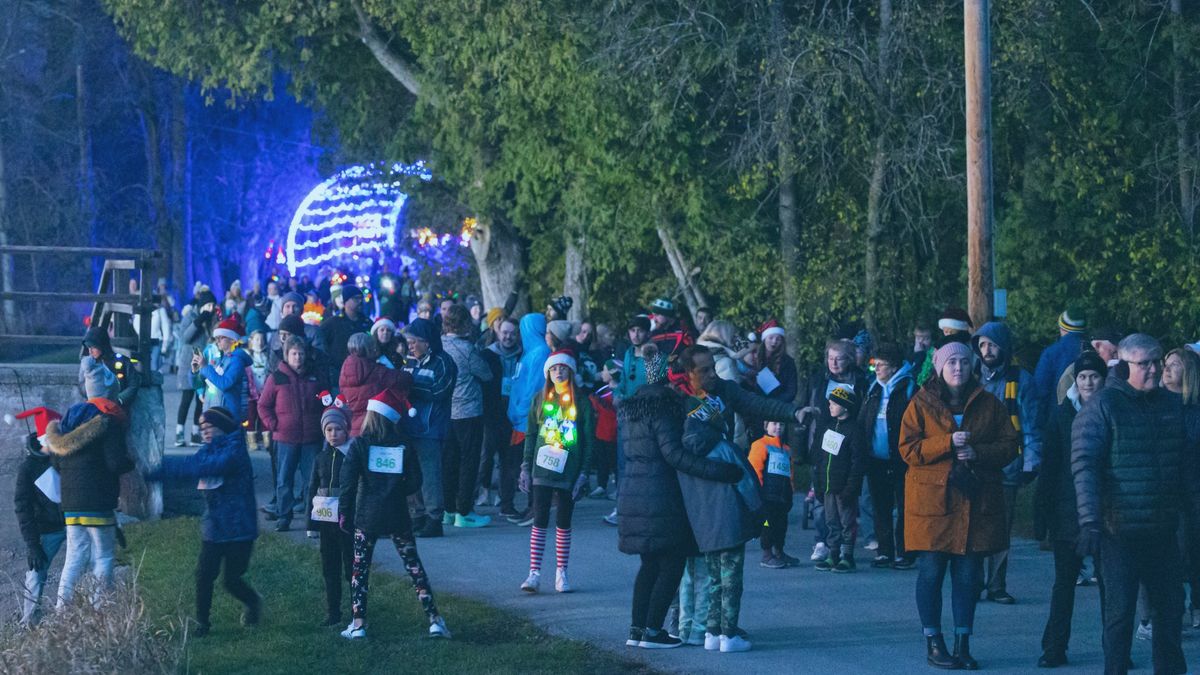 7th Annual Holiday Lights Hunger Run\/Walk