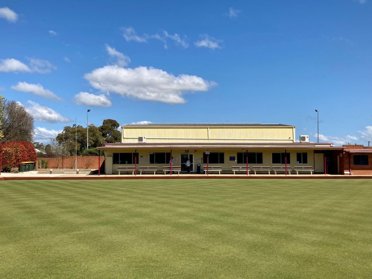 Barefoot Bowls\/Community night