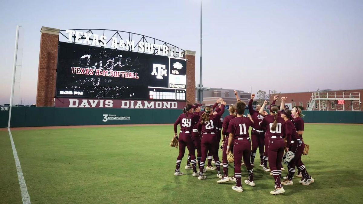 Parking Louisiana Tech Bulldogs at Texas A&M Aggies Softball