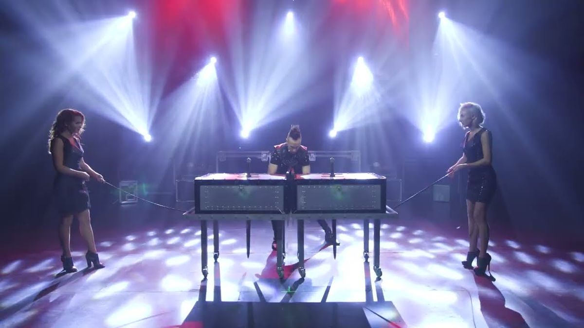 Parking Magic Rocks - Leon Etienne - Daytona Beach