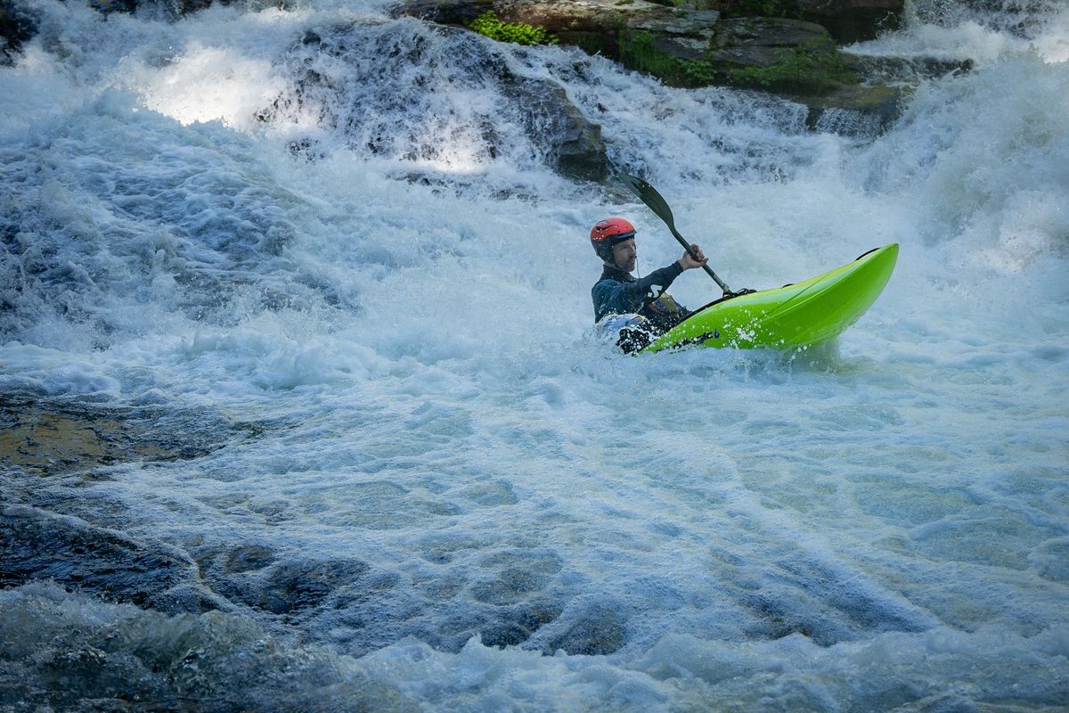 NEW!! Whitewater Kayak: 2-Day Class 3\/4 Creeking Clinic on Upper Green