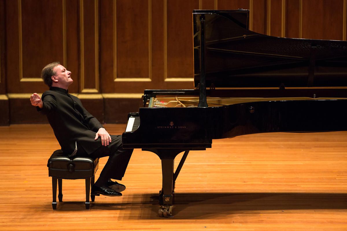 Milwaukee Symphony Orchestra - Zeitouni Conducts Mozart at Bradley Symphony Center
