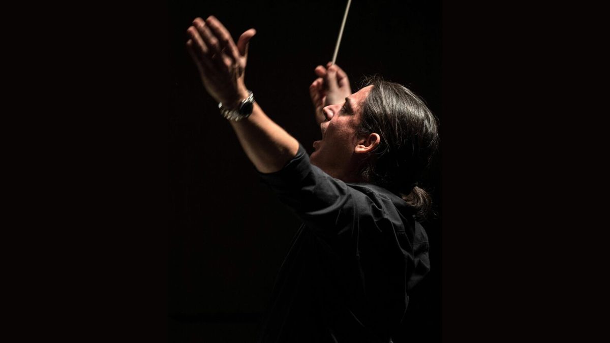 Luis Gomez at Laugh Boston