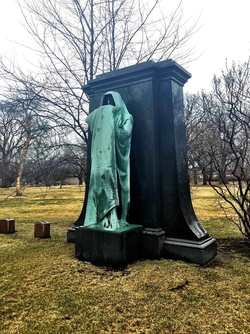 Graceland Cemetery Walking Tour: Stories, Symbols and Secrets