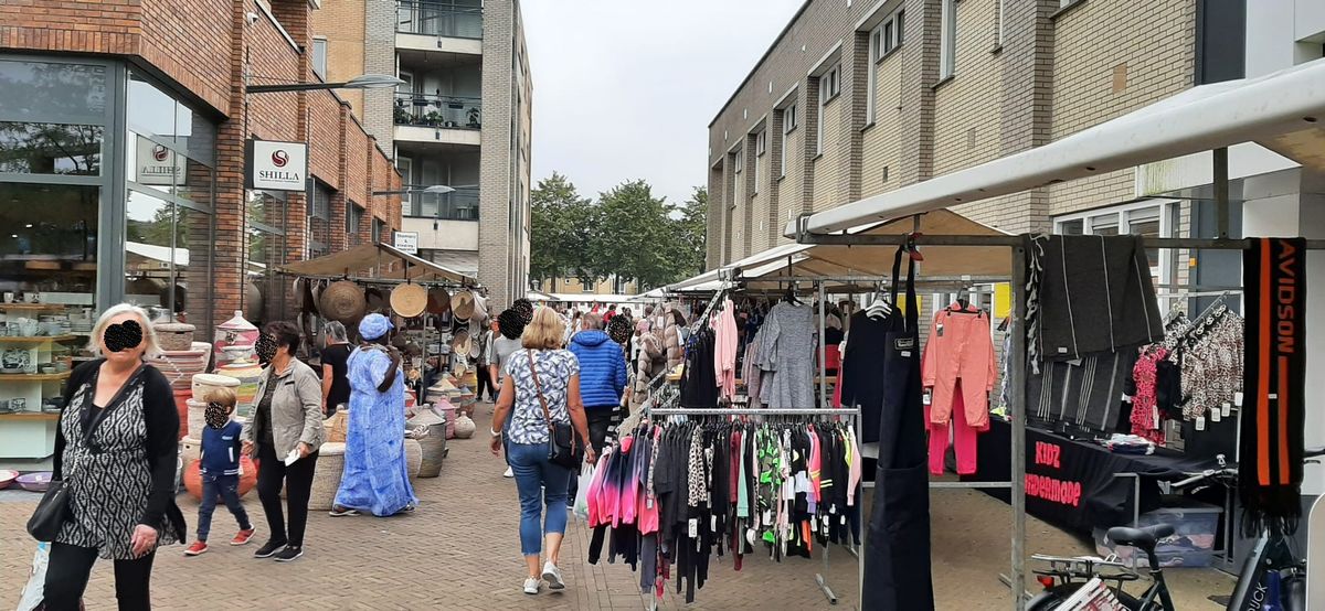 Braderie bij winkelcentrum Westwijk Amstelveen