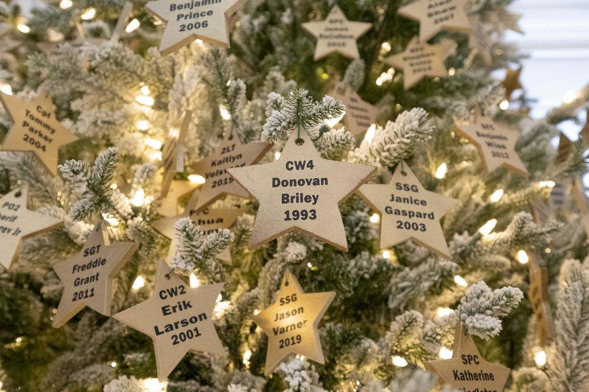 Fallen Heroes Holiday Tree - Set Up