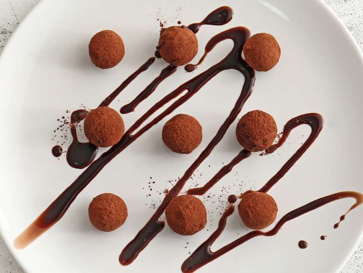 Decadent Chocolate Truffle Dessert\t