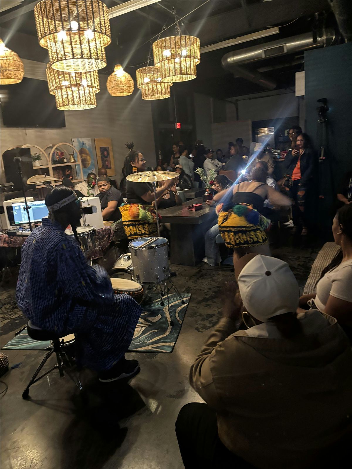 Saturdaze w\/ Dos Negros