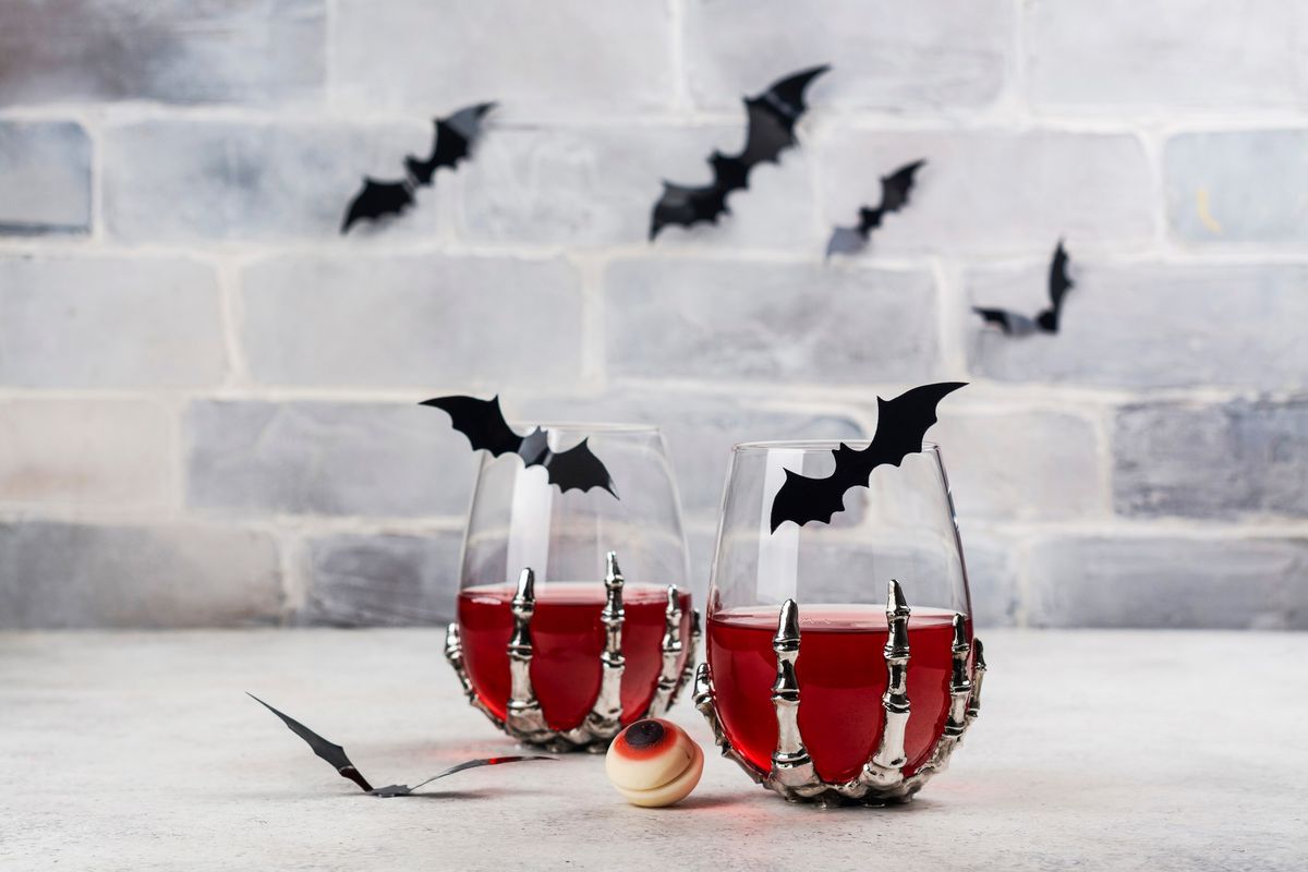 SPOOKY OCTOBER WINE CLUB!