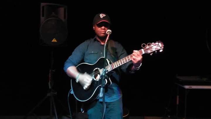 Lerogie At Central City Tavern-Alpharetta 