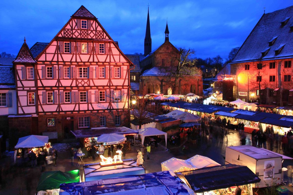 Weihnachtsmarkt im Klosterhof Maulbronn