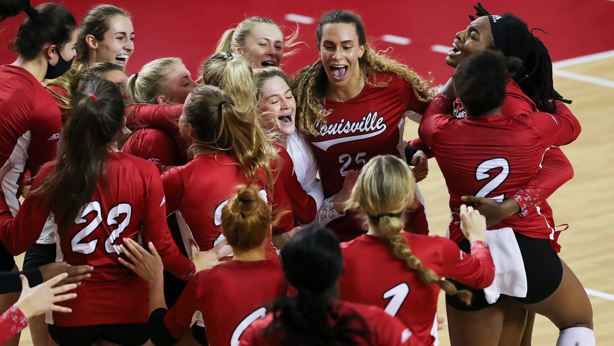 Louisville Cardinals Women's Volleyball vs. Pittsburgh Panthers Women's Volleyball at KFC Yum! Cente