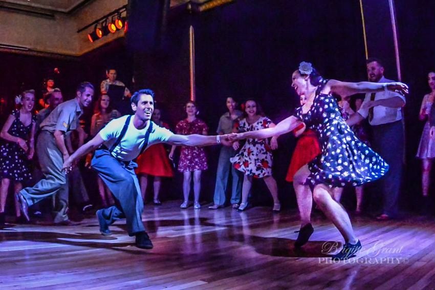 SWING KATZ SOCIAL DANCE