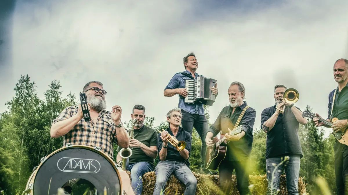 Rowwen H\u00e8ze in Eindhoven