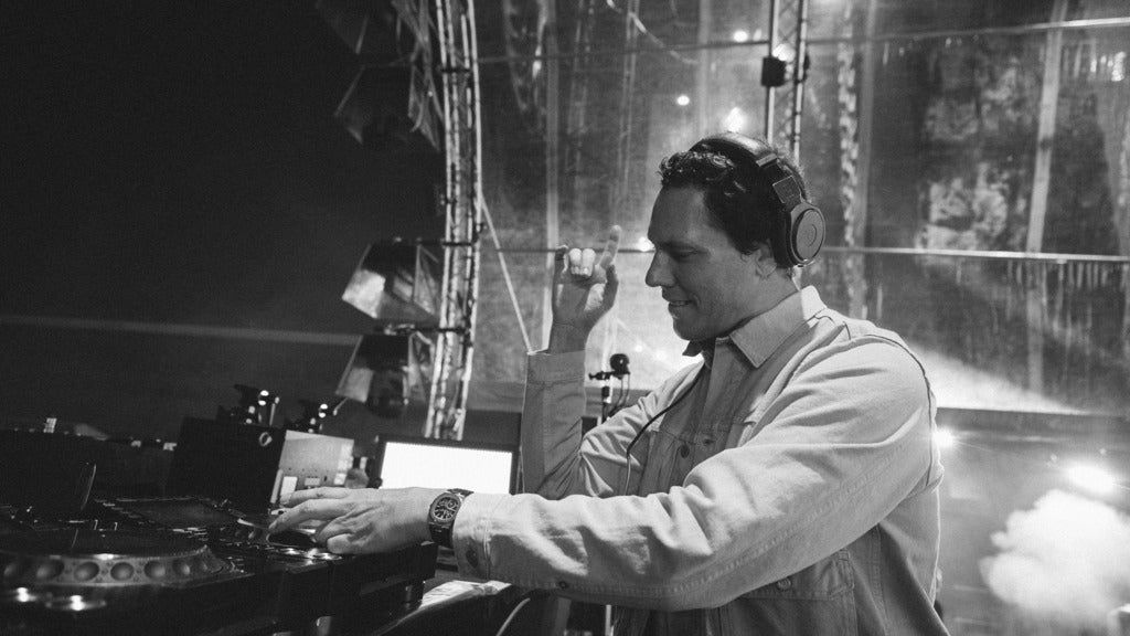 Tiesto (21+ Event)