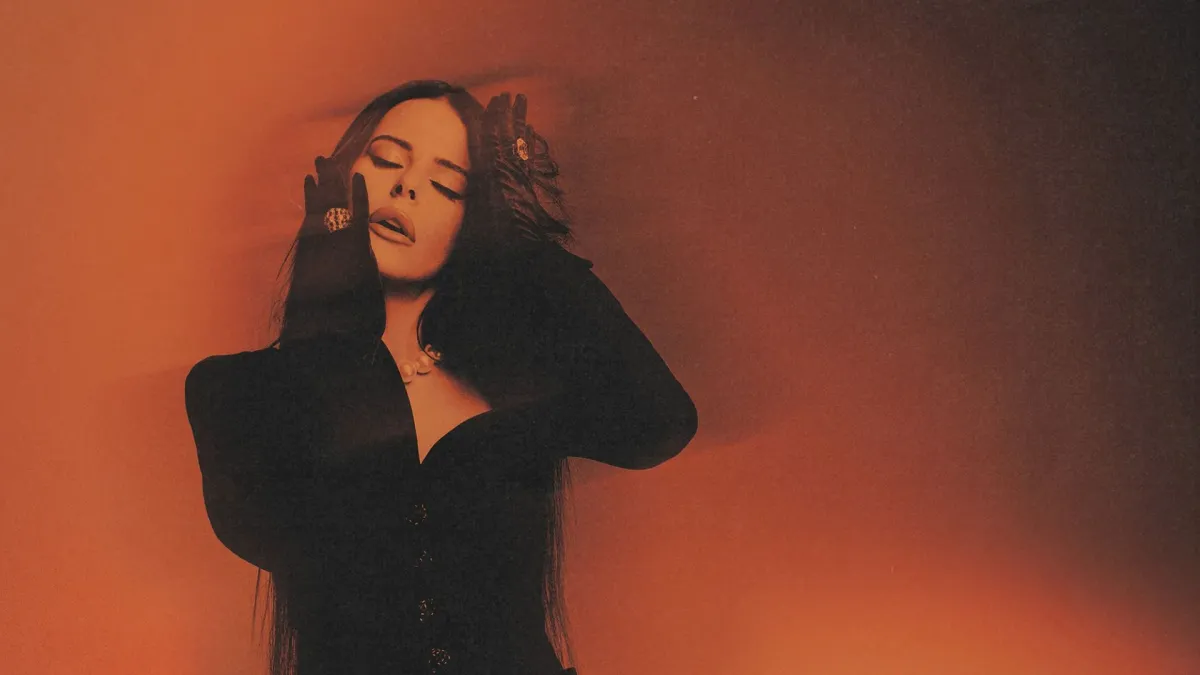 Simge in \u0130stanbul