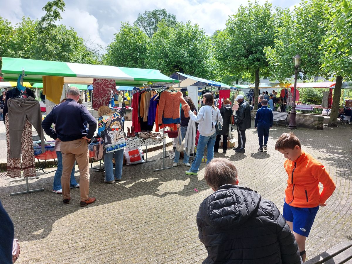 Buurtmarkt + Schaaktoernooi Nicolaas Beetsplantsoen