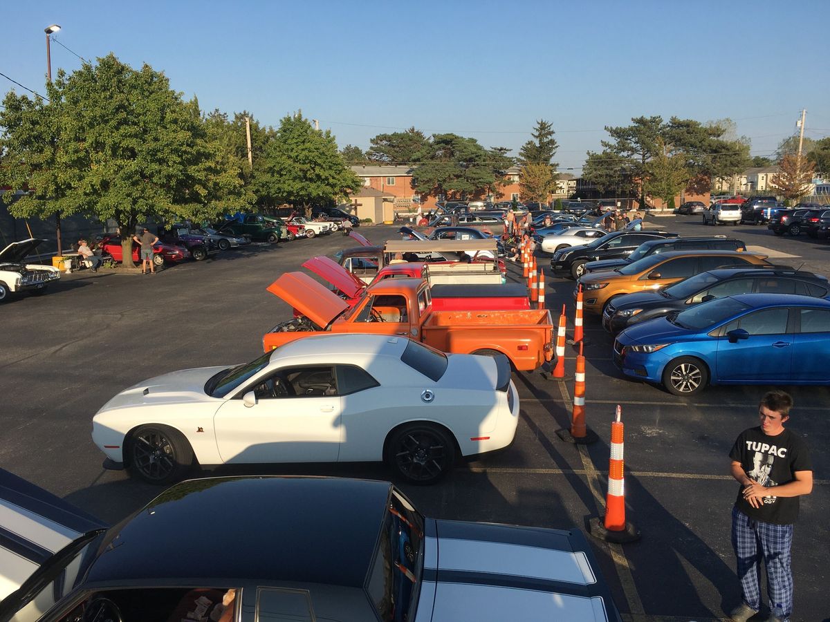 BG cruise night hosted by pagliai\u2019s pizza 