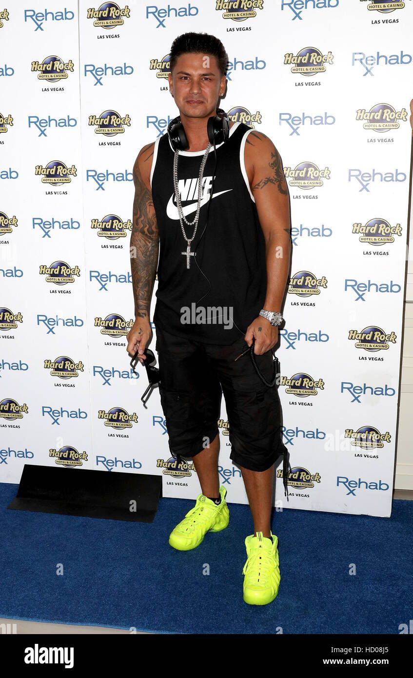 DJ Pauly D (21+)