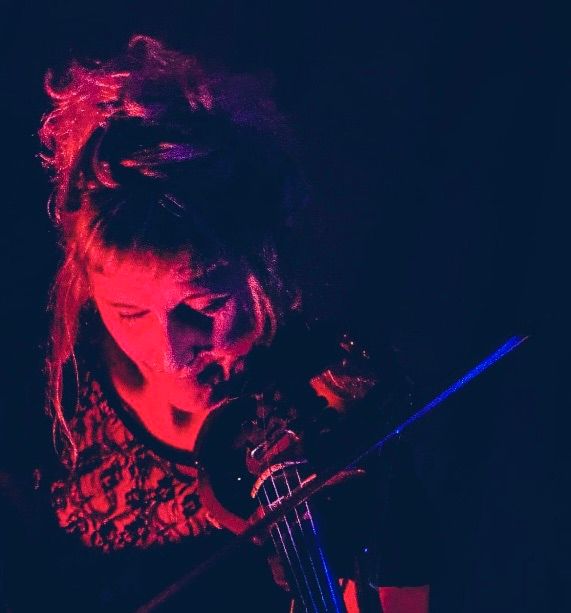 Kat Evans Electric Looping Violinist