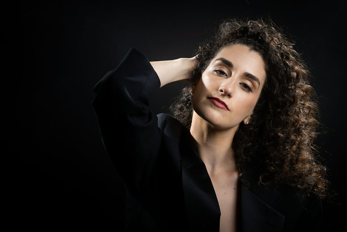 Izzie Stein Matinee Show