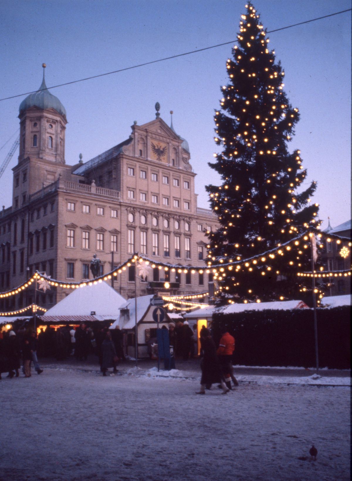 Kalte Winter, hei\u00dfer Punsch... - Themenf\u00fchrung zur Weihnachtszeit