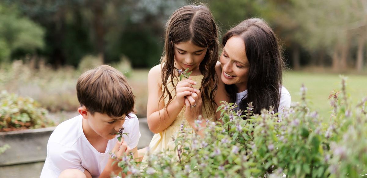 HERB WORLD AROMATHERAPY KIDS WORKSHOP