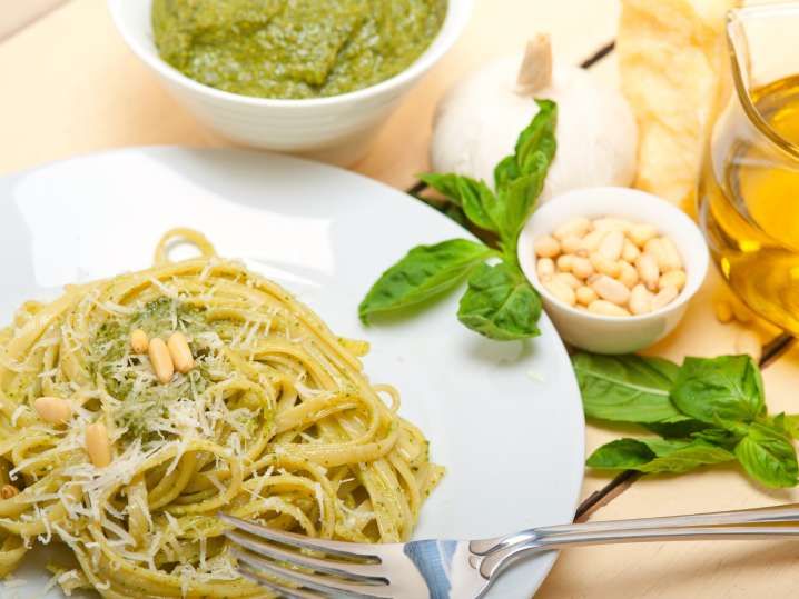 Make Fettuccini and Fresh Herb Pesto\t