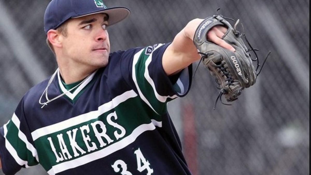 Parking Mercyhurst Lakers at Le Moyne Dolphins Mens Basketball